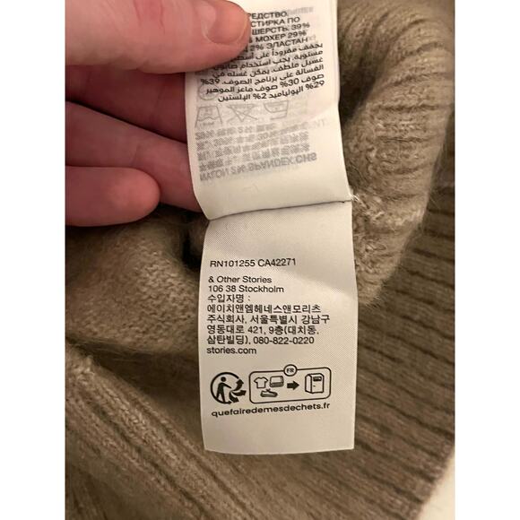 & Other Stories Mockneck Sweater - Picture 9 of 10